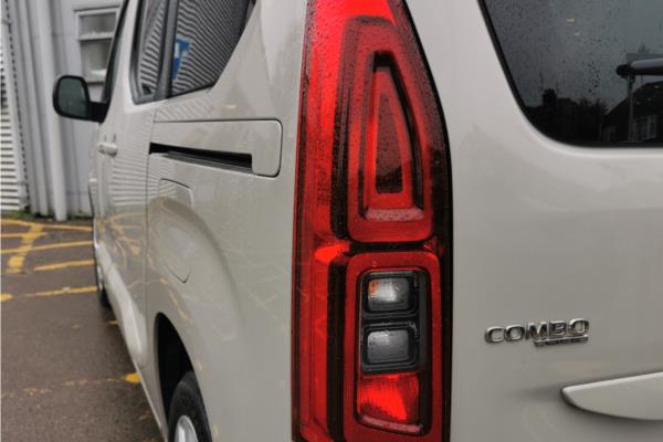 2021 Vauxhall Combo Life 1.2 Turbo Elite MPV 5dr Petrol Auto Euro 6 (s/s) (130 ps) - Cloth, photo 37