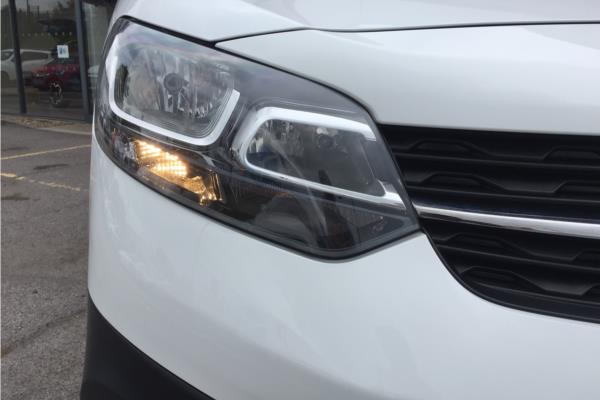 2019 VAUXHALL VIVARO - Cloth, photo 21