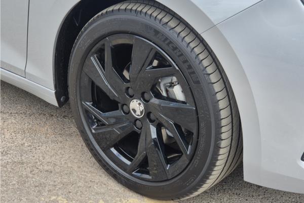 2025 Vauxhall Astra - Jet Black Greta, photo 20