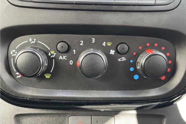 2018 Vauxhall Vivaro 1.6 CDTi 2900 Sportive Panel Van 5dr Diesel Manual L2 H1 EU6 (120 ps) - Cloth, photo 16