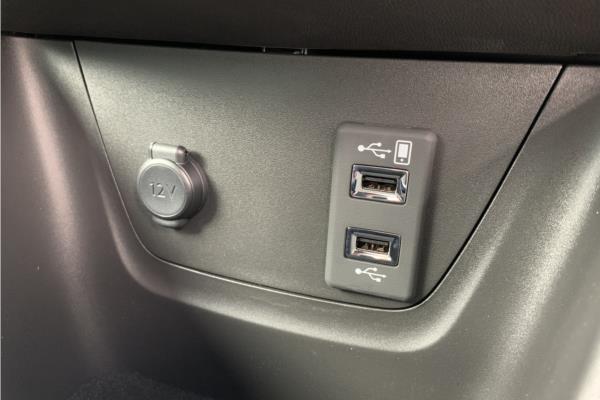 2021 Vauxhall Crossland 1.2 Turbo Elite SUV 5dr Petrol Auto Euro 6 (s/s) (130 ps) - Cloth, photo 24