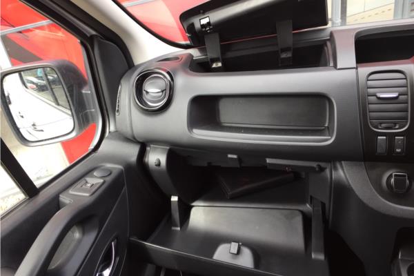 2018 VAUXHALL VIVARO - Cloth, photo 24