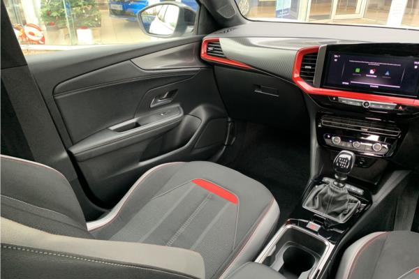 2021 Vauxhall Mokka 1.2 Turbo SRi Nav Premium SUV 5dr Petrol Manual Euro 6 (s/s) (100 ps) - Red Black Fabrc, photo 43