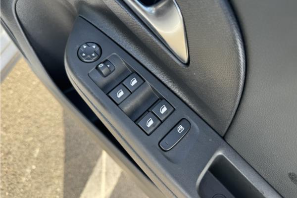 2022 Vauxhall Corsa 1.2 Turbo SRi Edition Hatchback 5dr Petrol Auto Euro 6 (s/s) (130 ps) - Cloth, photo 22