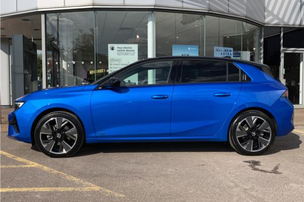 2023 Vauxhall Astra Electric 54kWh Ultimate Hatchback 5dr Electric Auto (156 ps) - Black Alcantara, photo 5