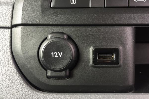 2019 VAUXHALL VIVARO - Cloth, photo 19