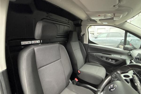 2021 Vauxhall Combo 1.5 Turbo D 2300 Edition Panel Van 4dr Diesel Auto L2 H1 Euro 6 (s/s) (130 ps) - Cloth, photo 33