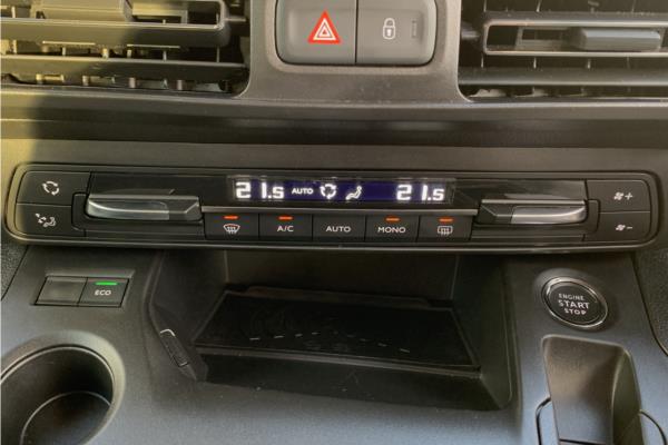 2020 Vauxhall Combo Life 1.2 Turbo Elite MPV 5dr Petrol Auto Euro 6 (s/s) (7 Seat) (130 ps) - Cloth, photo 16