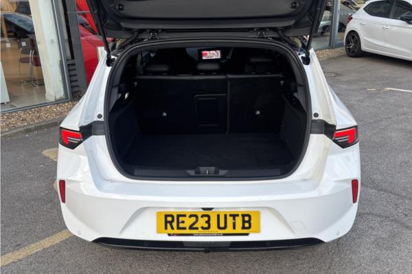 2023 Vauxhall Astra - Black Alcantara, photo 14