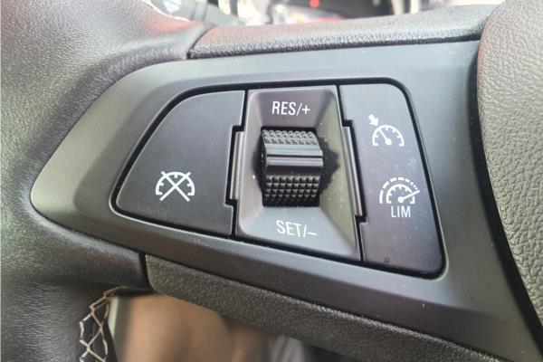 2019 Vauxhall Astra 1.4i Turbo Griffin Hatchback 5dr Petrol Auto (s/s) (150 ps) - Cloth Sienna/Jet Blk, photo 18