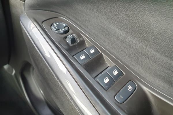 2019 Vauxhall Grandland X 1.2 Turbo GPF Sport Nav SUV 5dr Petrol Auto Euro 6 (s/s) (130 ps) - Cloth, photo 22