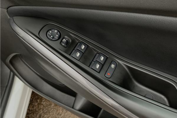 2021 Vauxhall Grandland X 1.2 Turbo SRi Nav SUV 5dr Petrol Manual Euro 6 (s/s) (130 ps) - Cloth, photo 21