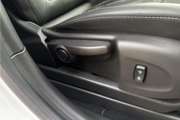 2022 Vauxhall Crossland 1.2 Turbo Ultimate SUV 5dr Petrol Manual Euro 6 (s/s) (110 ps) - Flry Blk Ergnmc, photo 29