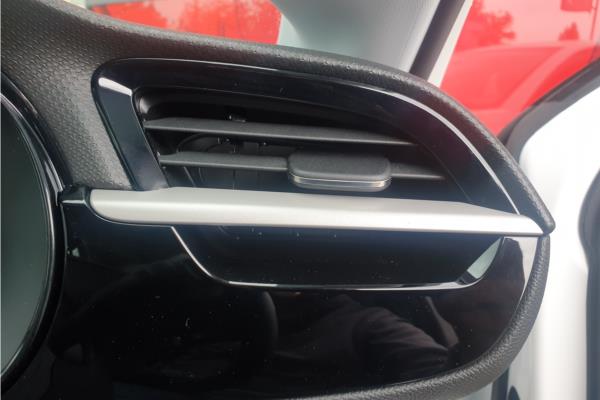 2024 Vauxhall Corsa-e 50kWh Design Hatchback 5dr Electric Auto (136 ps) - Fresez Marvel, photo 39