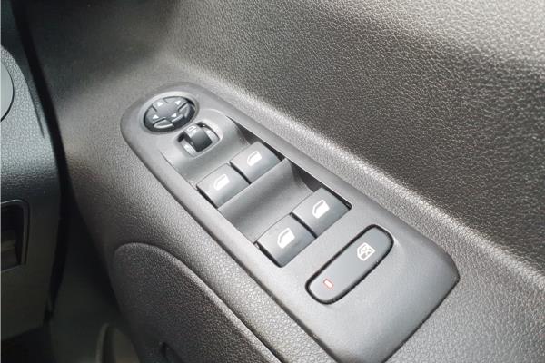 2020 Vauxhall Combo Life 1.5 Turbo D Elite MPV 5dr Diesel Auto Euro 6 (s/s) (7 Seat) (130 ps) - Cloth, photo 22