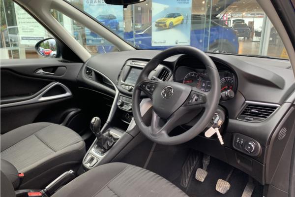2017 VAUXHALL ZAFIRA 1.4T Design 5dr-sequence-11