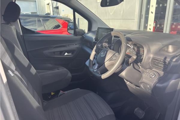 2021 Vauxhall Combo Life 1.2 Turbo SE MPV 5dr Petrol Auto Euro 6 (s/s) (130 ps) - Cloth, photo 12