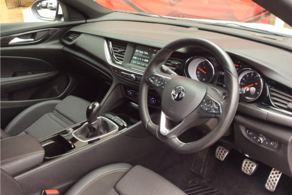 2019 Vauxhall Insignia 2.0 Turbo D BlueInjection SRi VX Line Nav Sports Tourer 5dr Diesel (s/s) (170 ps) - Cloth/Leather, photo 12