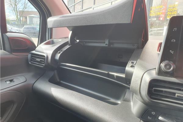 2020 Vauxhall Combo Life 1.5 Turbo D Elite MPV 5dr Diesel Auto Euro 6 (s/s) (7 Seat) (130 ps) - Cloth, photo 26