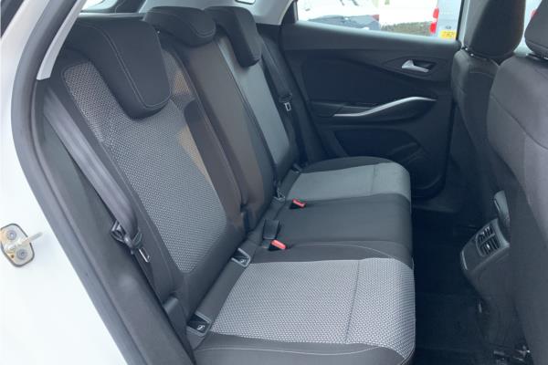 2019 Vauxhall Grandland X 1.2 Turbo GPF SE SUV 5dr Petrol Manual Euro 6 (s/s) (130 ps) - Cloth, photo 13