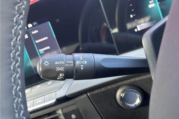 Vauxhall Astra* 5Dr 54kWh 11kWCh Ultimate AU - Jet Blk+alcantr, photo 26