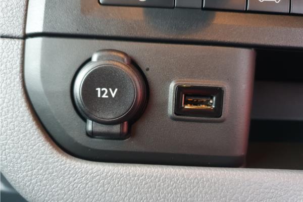 2024 Vauxhall Vivaro-e 3100 75kWh Dynamic Auto L1 H1 6dr (7.4kW Charger) - Curtiba Grey, photo 37