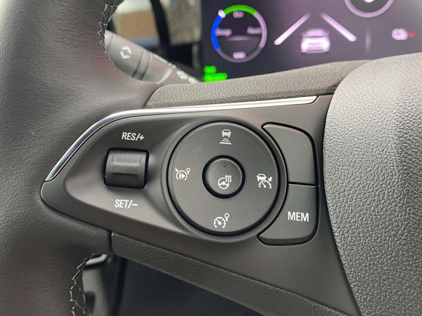 2022 Vauxhall Mokka-e 50kWh SRi Premium SUV 5dr Electric Auto (136 ps) - Minstral+jet Bk, photo 17