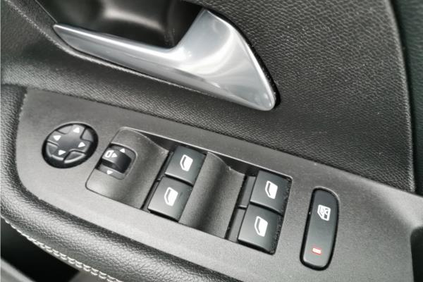 2021 Vauxhall Mokka 1.2 Turbo SRi Premium SUV 5dr Petrol Auto Euro 6 (s/s) (130 ps) - Cloth, photo 22