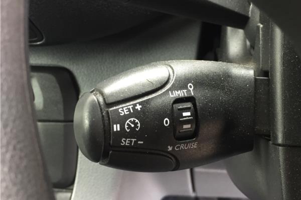 2019 VAUXHALL VIVARO - Cloth, photo 18