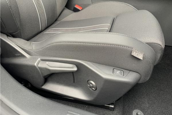 2024 Vauxhall Astra 1.2 Turbo Ultimate Sports Tourer 5dr Petrol Auto Euro 6 (s/s) (130 ps) - Alcantara Seat, photo 28