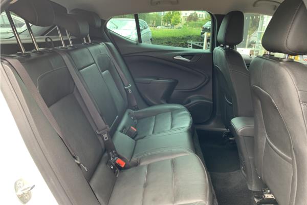 2019 Vauxhall Astra 1.4i Turbo Ultimate Hatchback 5dr Petrol Auto Euro 6 (s/s) (150 ps) - Leather, photo 13