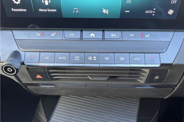 Vauxhall Astra* 5Dr 54kWh 11kWCh Ultimate AU - Jet Blk+alcantr, photo 15