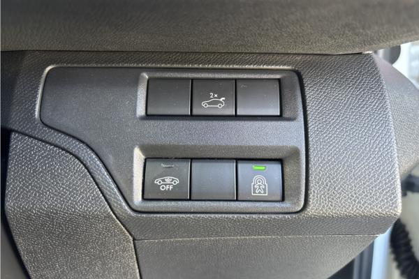Non Franchise 2018 Peugeot 5008 2.0 BlueHDi GT SUV 5dr Diesel EAT Auto 6Spd Euro 6 (s/s) (180 ps) - Fabic - Cloth, photo 21