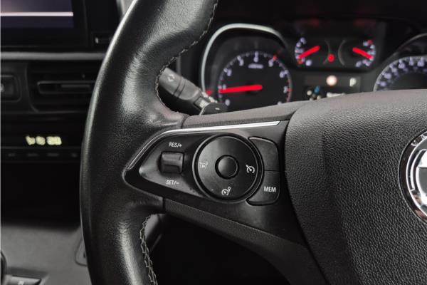 2021 Vauxhall Combo Life 1.2 Turbo Elite MPV 5dr Petrol Auto Euro 6 (s/s) (7 Seat) (130 ps) - Cloth, photo 23