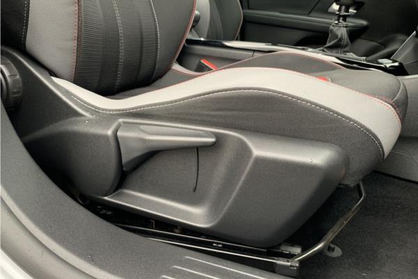 2021 Vauxhall Mokka 1.2 Turbo SRi SUV 5dr Petrol Manual Euro 6 (s/s) (100 ps) - Red Black Fabrc, photo 29