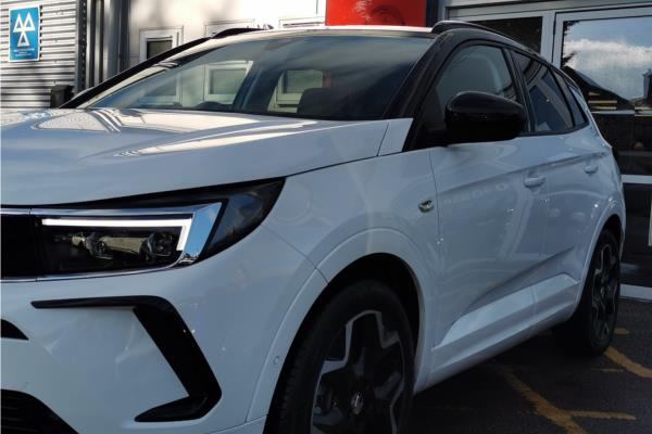 2024 Vauxhall Grandland 1.2 MHEV Ultimate SUV 5dr Petrol Hybrid e-DCT Euro 6 (s/s) (136 ps) - Black Alcantara, photo 40
