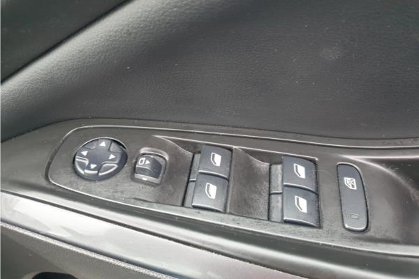 2021 Vauxhall Grandland X 1.2 Turbo SRi Nav SUV 5dr Petrol Manual Euro 6 (s/s) (130 ps) - Cloth/Leather, photo 22
