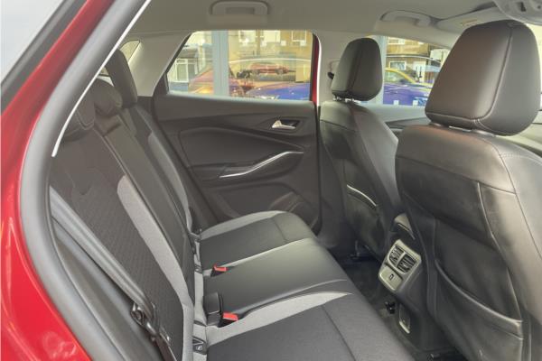 2018 Vauxhall Grandland X 1.2 Turbo GPF Sport Nav SUV 5dr Petrol Auto Euro 6 (s/s) (130 ps) - Cloth, photo 13