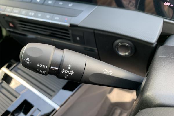 2023 Vauxhall Astra Electric 54kWh Ultimate Hatchback 5dr Electric Auto (156 ps) - Black Alcantara, photo 27