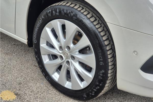 2021 Vauxhall Combo Life 1.2 Turbo Elite MPV 5dr Petrol Auto Euro 6 (s/s) (7 Seat) (130 ps) - Cloth, photo 21