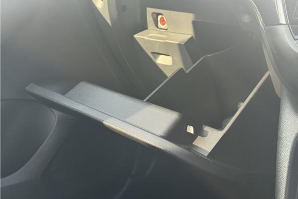 2024 Vauxhall Corsa-e 50kWh Elite Premium Hatchback 5dr Electric Auto (136 ps) - Captain Blue/Mistral Cloth/Leather effect, photo 26