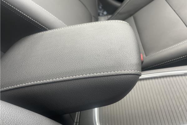 2019 Vauxhall Astra 1.4i Turbo GPF Elite Nav Hatchback 5dr Petrol Auto Euro 6 (s/s) (150 ps) - Leather, photo 32