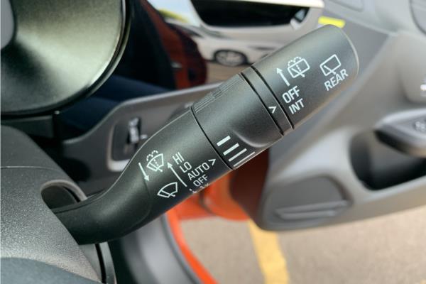 2021 Vauxhall Corsa 50kWh Elite Nav Premium Hatchback 5dr Electric Auto (7.4Kw Charger) (136 ps) - Cloth/Leather, photo 28