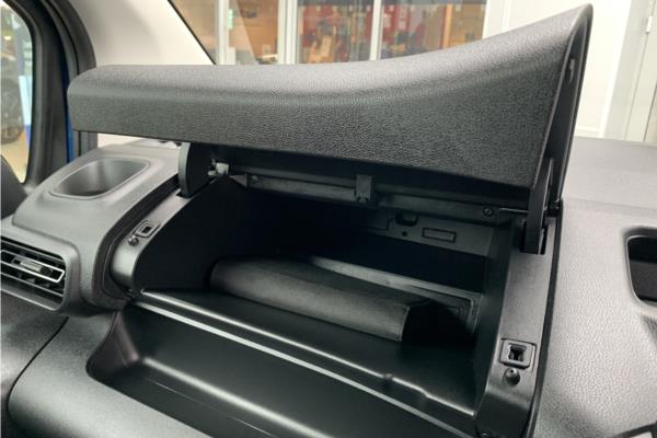 2020 Vauxhall Combo Life 1.2 Turbo Elite MPV 5dr Petrol Auto Euro 6 (s/s) (130 ps) - Cloth, photo 26