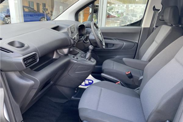 2021 Vauxhall Combo 1.5 Turbo D 2300 Dynamic Panel Van 4dr Diesel Manual L2 H1 EU6 (100 ps) - Mistral Grey, photo 14