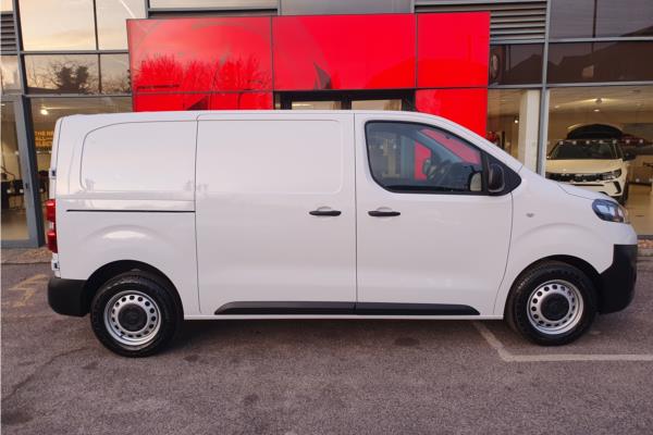2024 Vauxhall Vivaro-e 3100 75kWh Dynamic Auto L1 H1 6dr (7.4kW Charger) - Curtiba Grey, photo 8