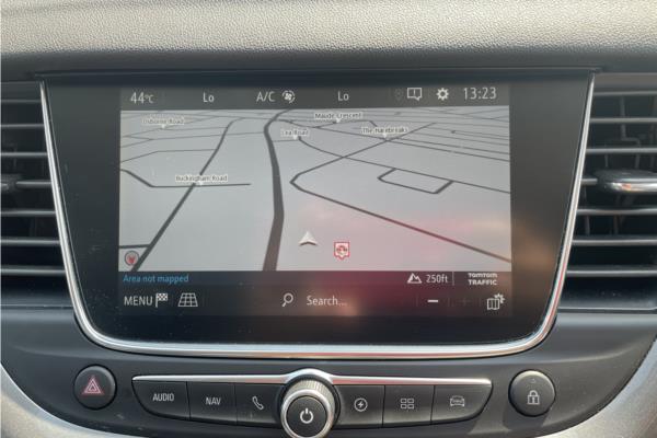 2020 Vauxhall Grandland X 1.6 13.2kWh Ultimate Nav SUV 5dr Petrol Plug-in Hybrid Auto 4WD Euro 6 (s/s) Hybrid4 (300 ps) - Berson Black, photo 17