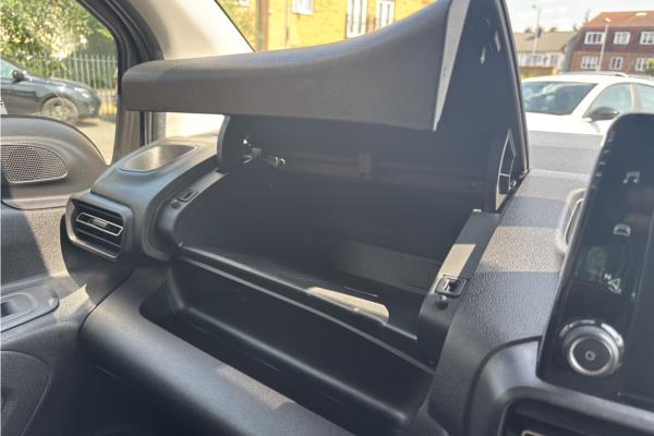 2021 Vauxhall Combo Life 1.2 Turbo SE MPV 5dr Petrol Auto Euro 6 (s/s) (130 ps) - Cloth, photo 26