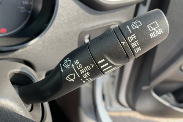 2021 Vauxhall Crossland 1.2 Turbo Ultimate Nav SUV 5dr Petrol Auto Euro 6 (s/s) (130 ps) - Cloth/Alcantara, photo 28