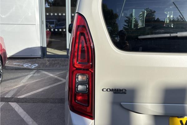 2021 Vauxhall Combo Life 1.2 Turbo SE MPV 5dr Petrol Auto Euro 6 (s/s) (130 ps) - Cloth, photo 37